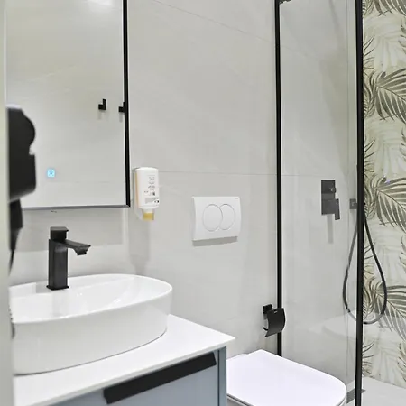 Galeria's Rooms, Tirana, Self Check-in Apartman *