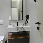 Galeria's Rooms, Tirana, Self Check-in * טיראנה